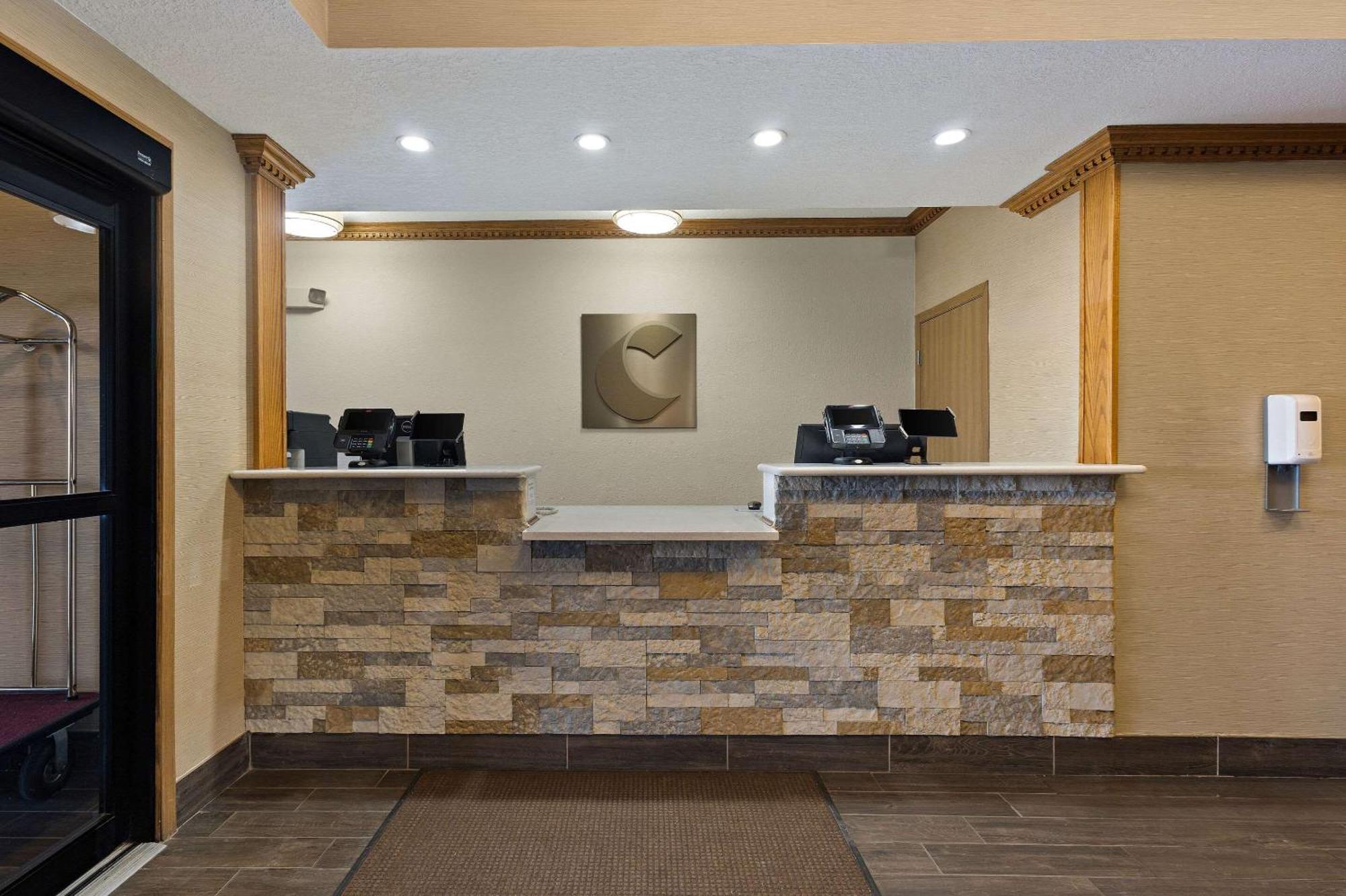 Comfort Inn Huntington Near University Exterior foto
